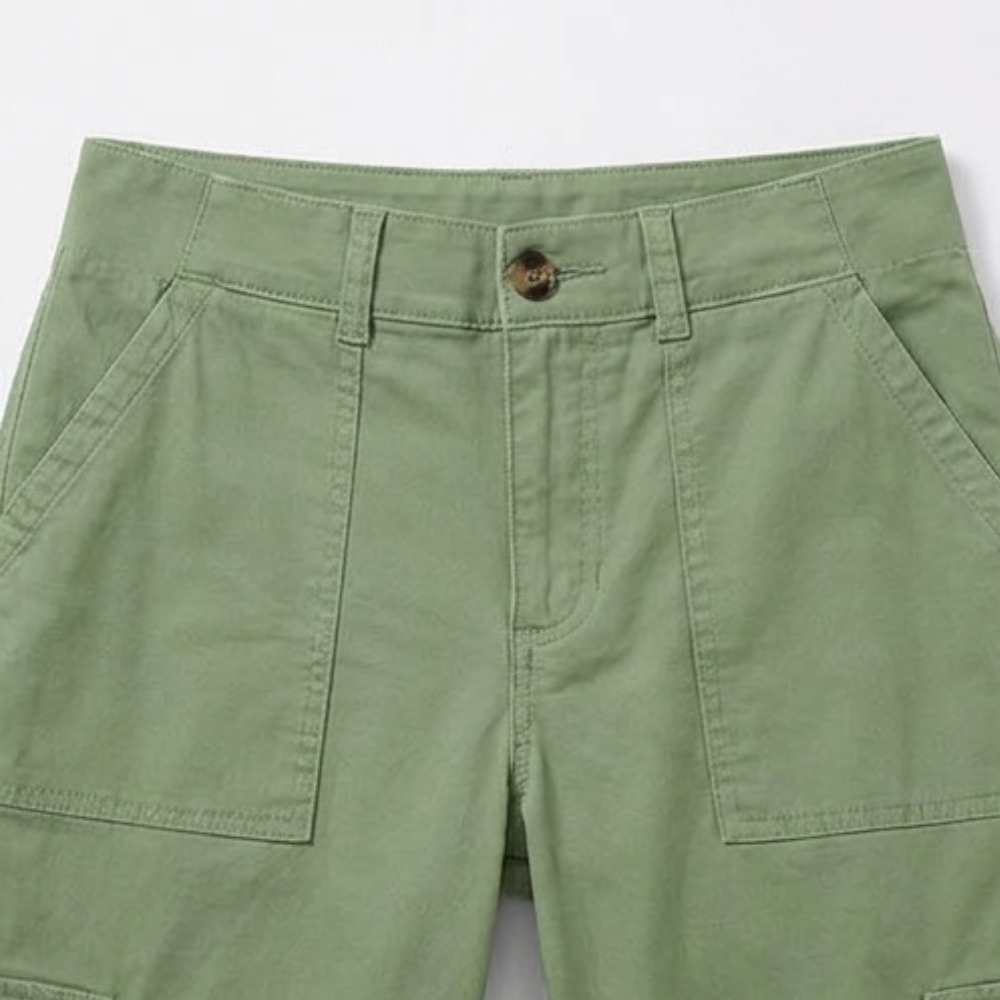 Women's Comfortable Stretch Capri with Pockets